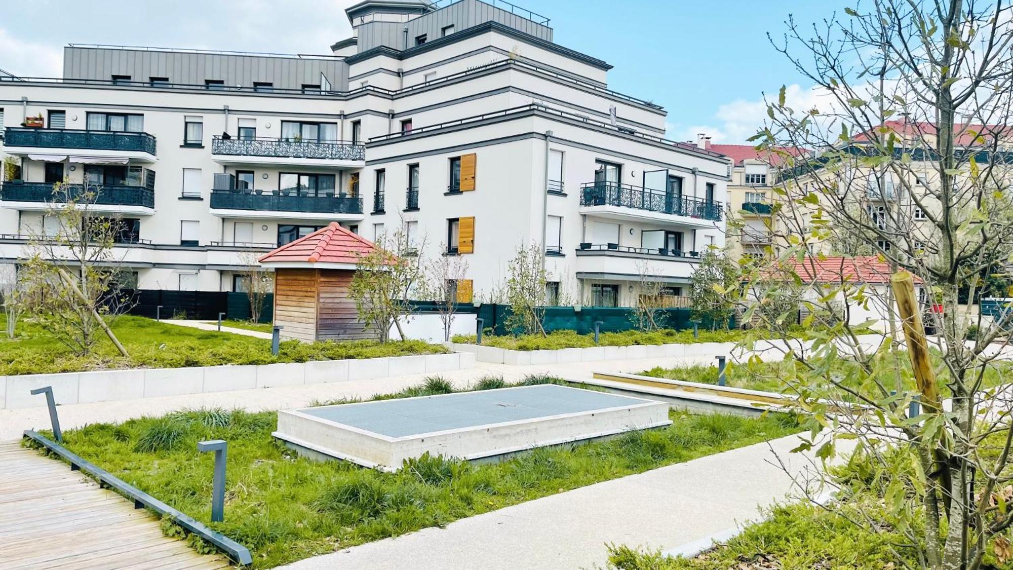 Le Lion D'Or - Parking - Netflix - Wifi - Nerf Leilighet Bussy-Saint-Georges Eksteriør bilde